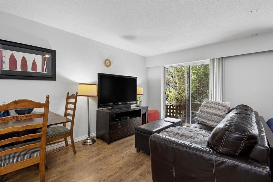 106 36 E 14th Avenue Vancouver, BC - 4