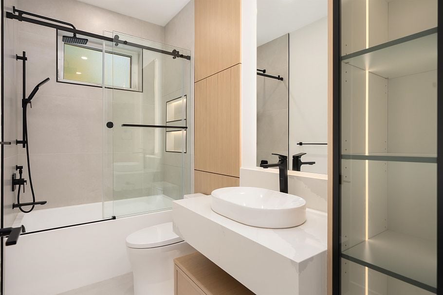 1 5969 Granville Street Vancouver, BC - 20