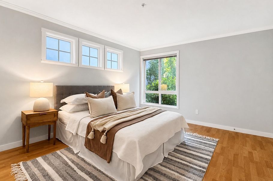 3681 W 12th Avenue Vancouver, BC - 9