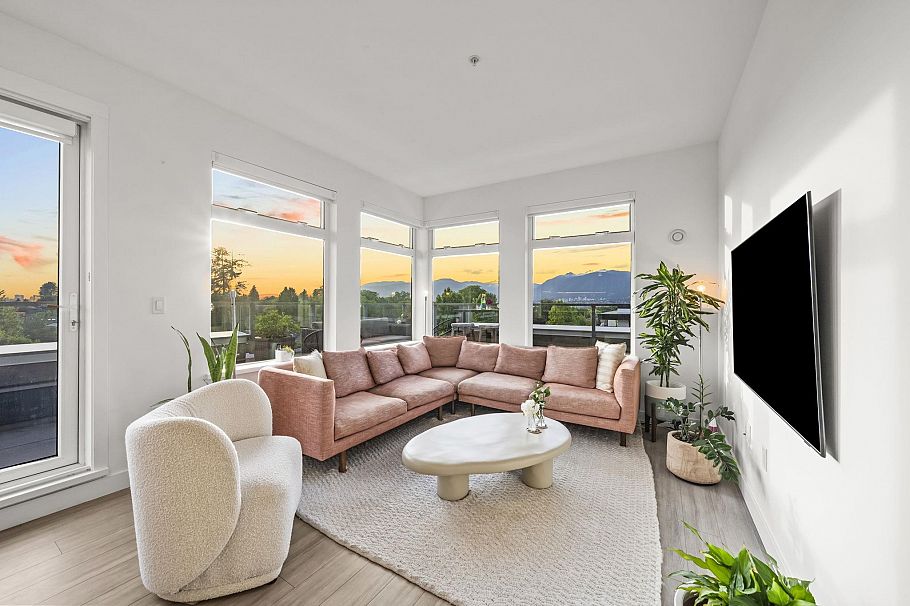 408 2408 Grant Street Vancouver, BC - 4