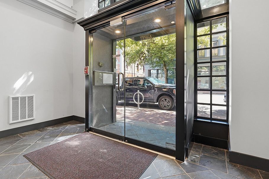 403 233 Abbott Street Vancouver, BC - 23