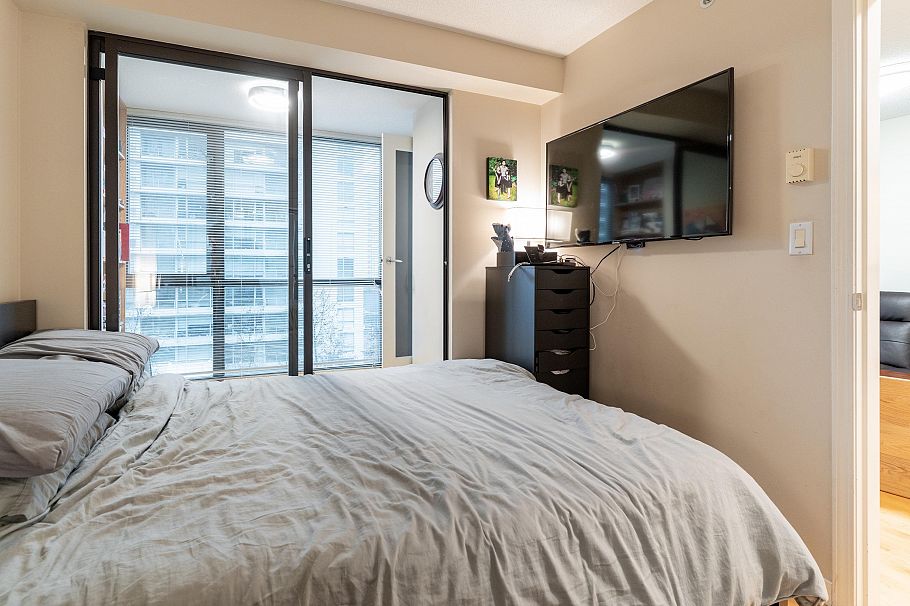 411 1367 Alberni Street Vancouver, BC - 18