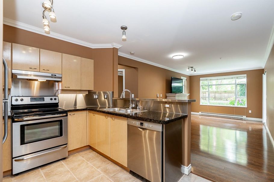 103 3625 Windcrest Drive North Vancouver, BC - 5