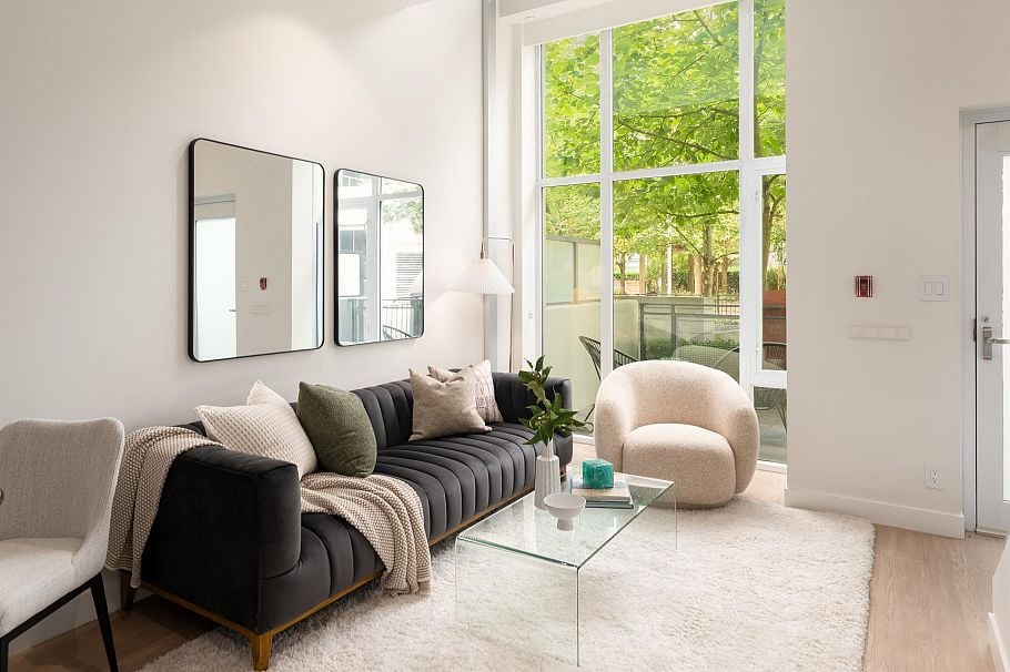 149 E 1st Avenue Vancouver, BC - 3