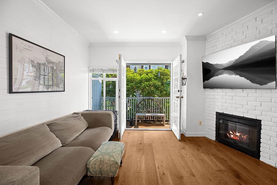 2826 SE Kent Avenue Vancouver, BC - 2