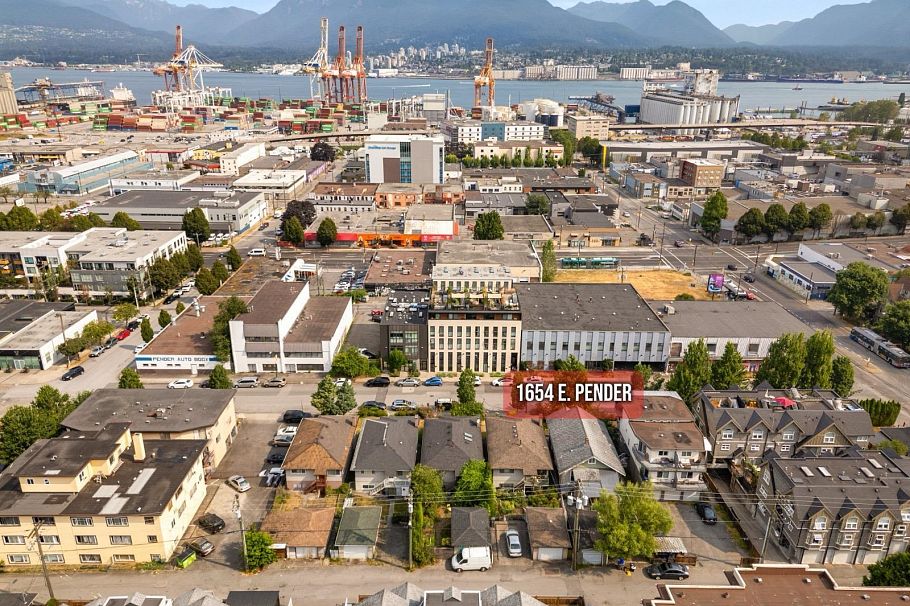 1654 E East Pender Street Vancouver, BC - 1