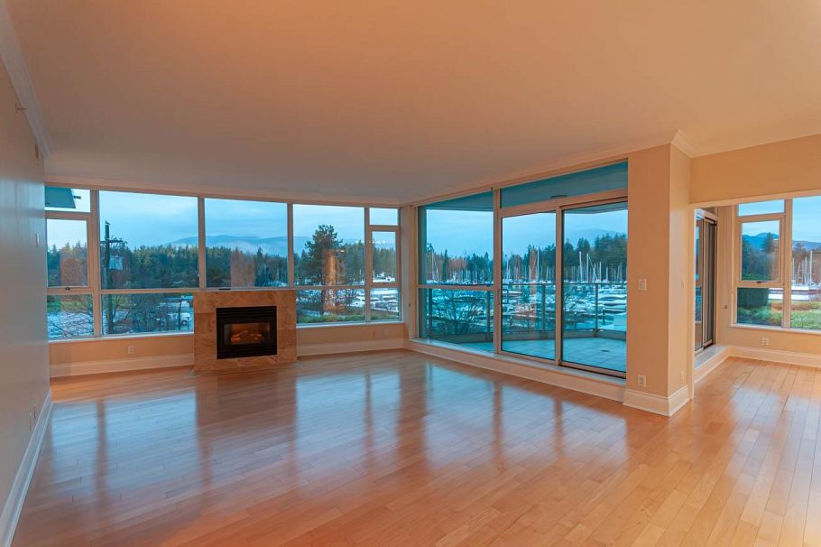 302 1777 Bayshore Drive Vancouver, BC - 3