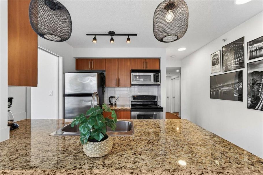 905 58 Keefer Place Vancouver, BC - 6