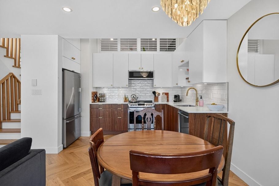 829 W 7th Avenue Vancouver, BC - 8