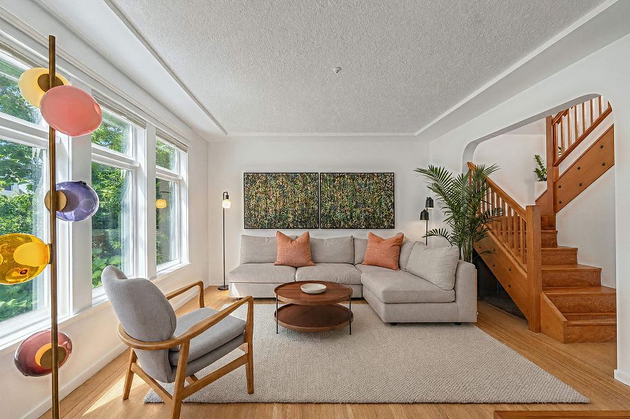 2053 Charles Street Vancouver, BC - 2