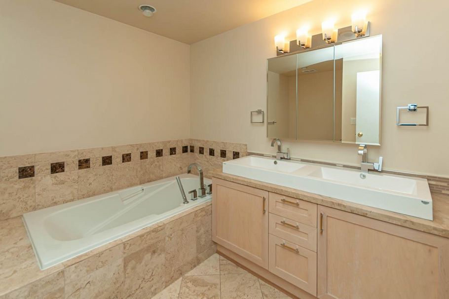 302 1777 Bayshore Drive Vancouver, BC - 24