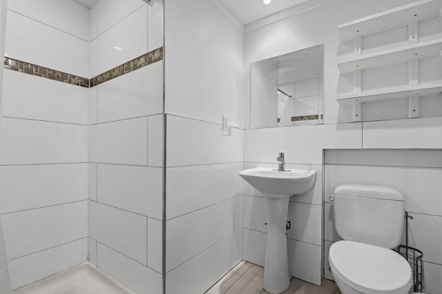 45 Renfrew Street Vancouver, BC - 20