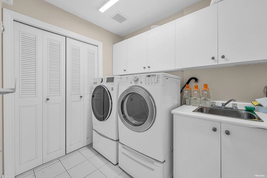 2498 W 22nd Avenue Vancouver, BC - 35