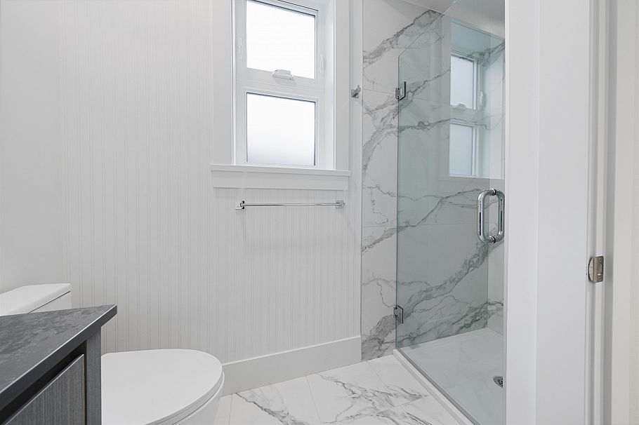 2 1958 W 60th Avenue Vancouver, BC - 11