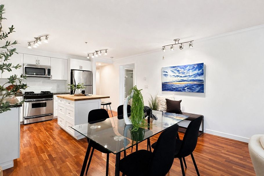 3681 W 12th Avenue Vancouver, BC - 7