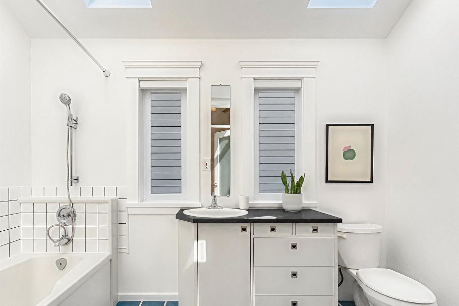 2053 Charles Street Vancouver, BC - 19