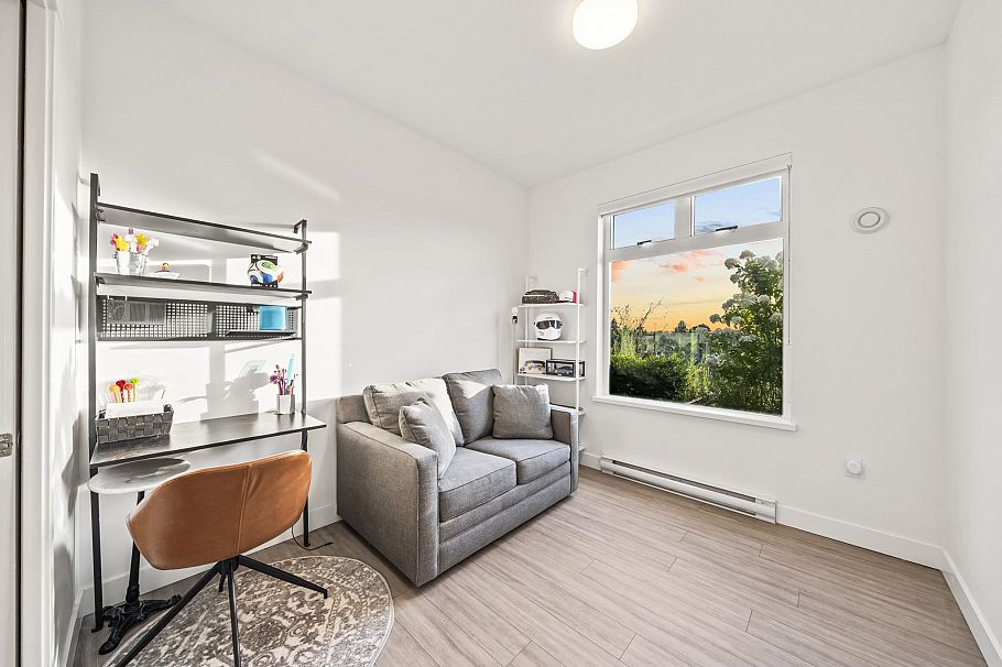 408 2408 Grant Street Vancouver, BC - 16