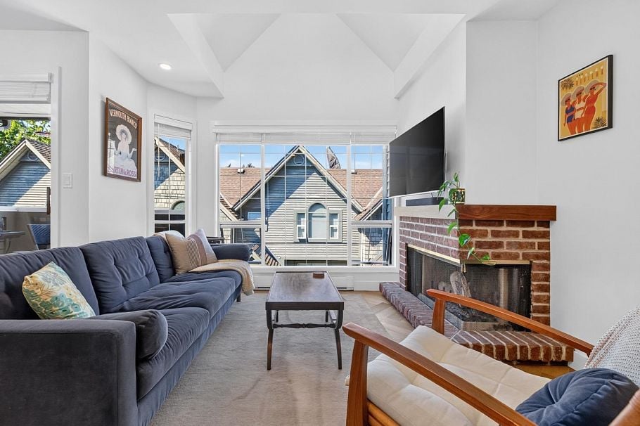 829 W 7th Avenue Vancouver, BC - 3
