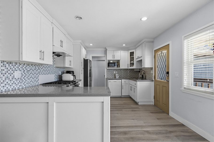 45 Renfrew Street Vancouver, BC - 7