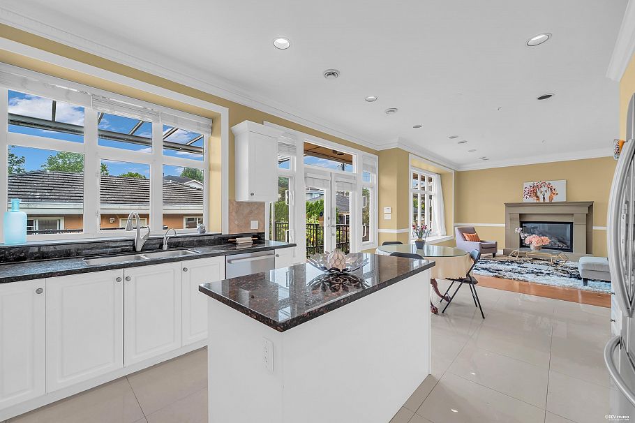 2498 W 22nd Avenue Vancouver, BC - 13