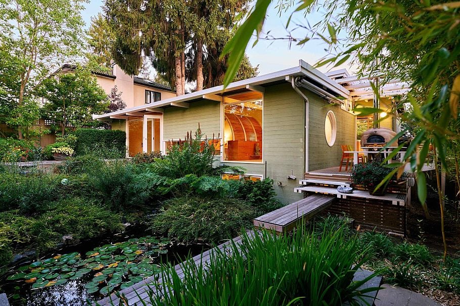 1715 W 68th Avenue Vancouver, BC - 36