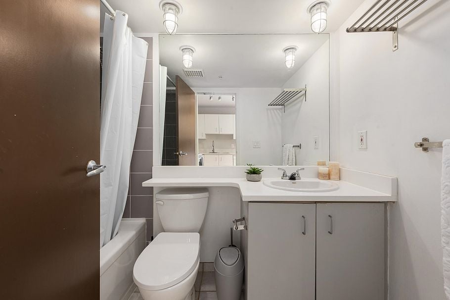 2107 1238 Seymour Street Vancouver, BC - 21