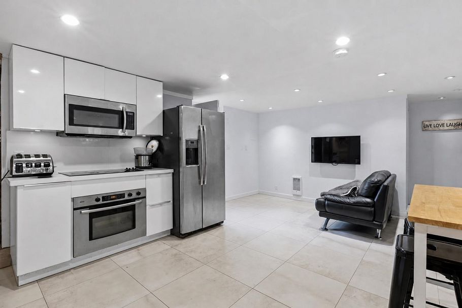45 Renfrew Street Vancouver, BC - 16