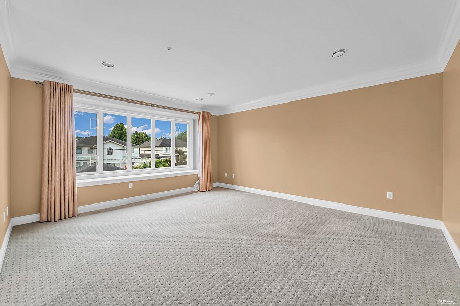 2498 W 22nd Avenue Vancouver, BC - 24
