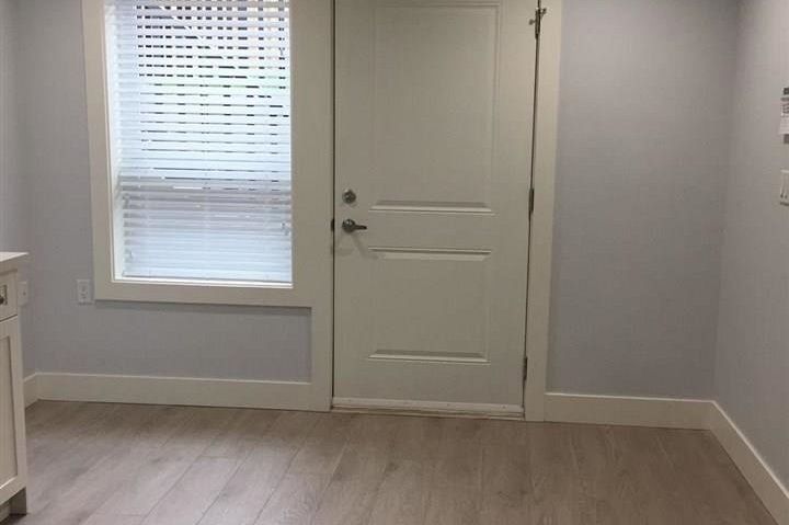 2216 Mannering Avenue Vancouver, BC - 9