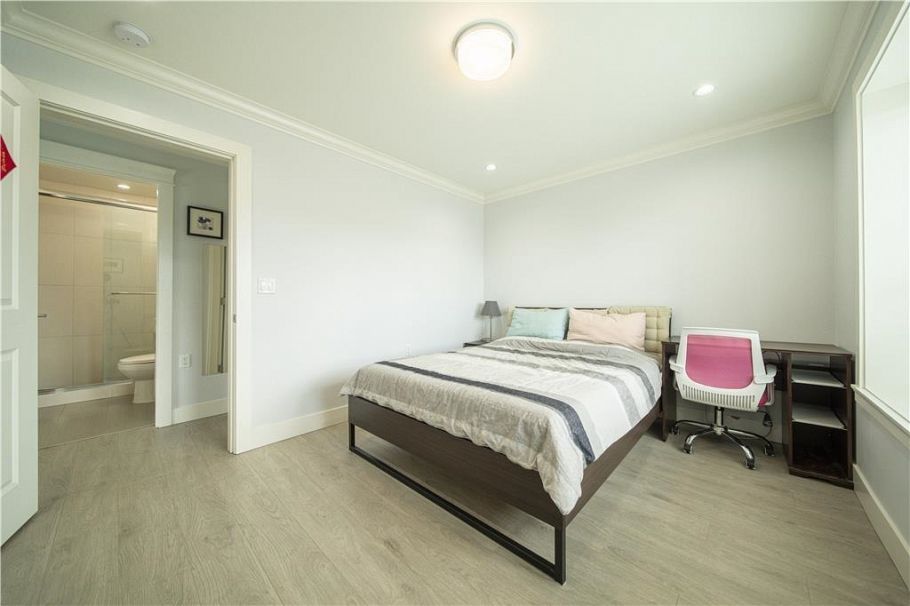 2216 Mannering Avenue Vancouver, BC - 21