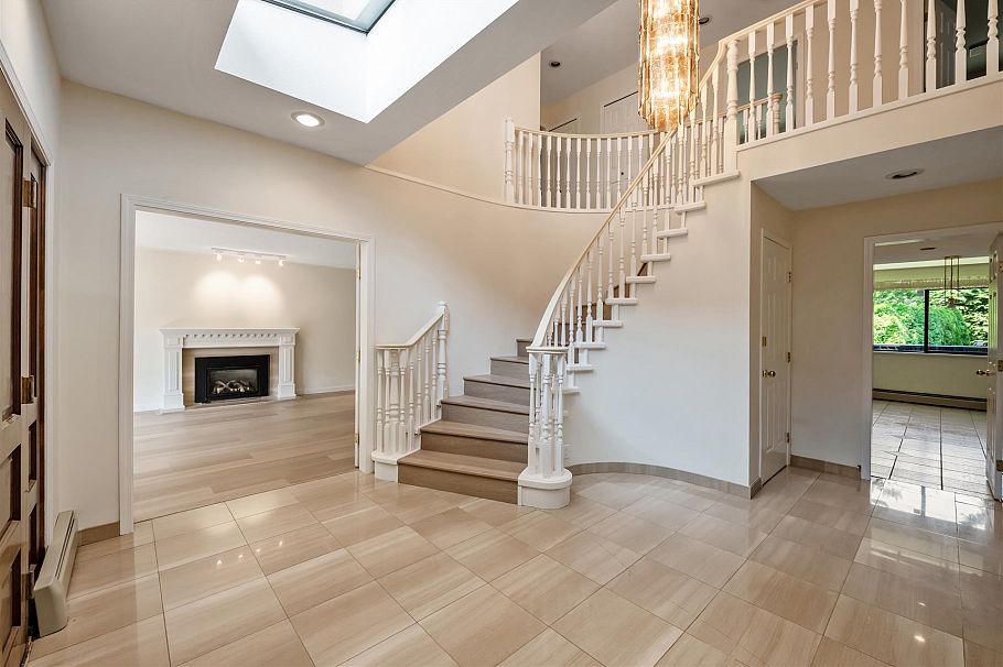 2855 W 37th Avenue Vancouver, BC - 4