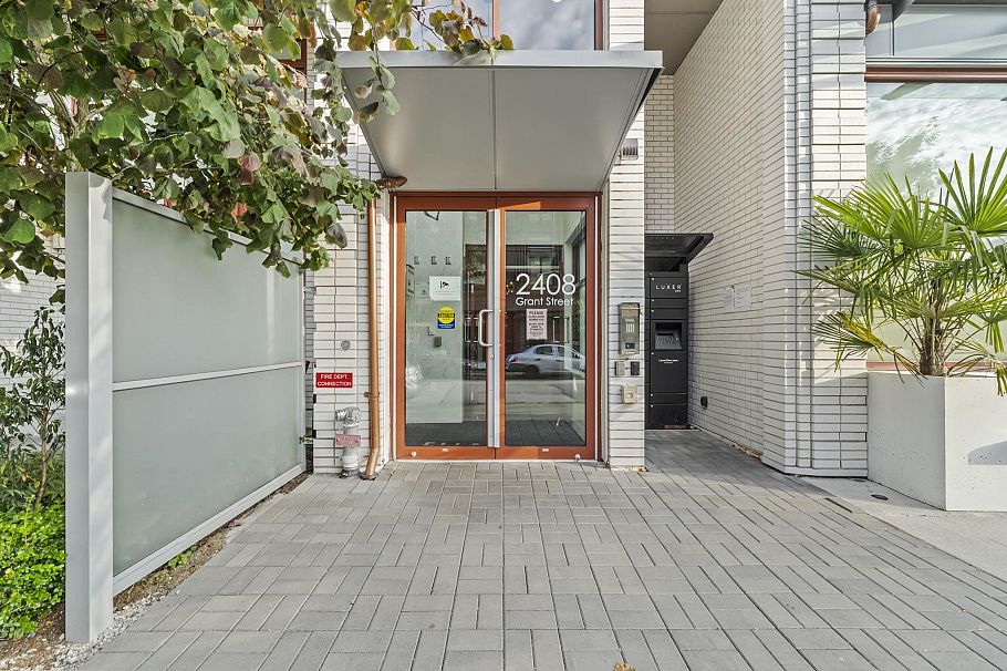 408 2408 Grant Street Vancouver, BC - 35