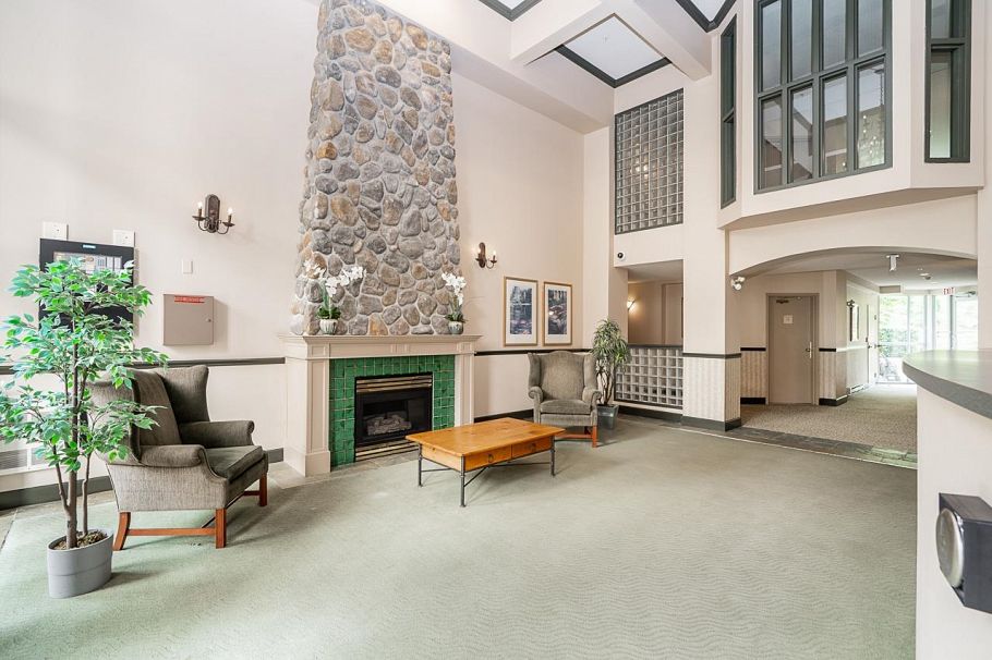 103 3625 Windcrest Drive North Vancouver, BC - 30