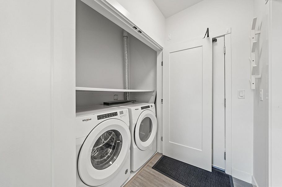 408 2408 Grant Street Vancouver, BC - 14