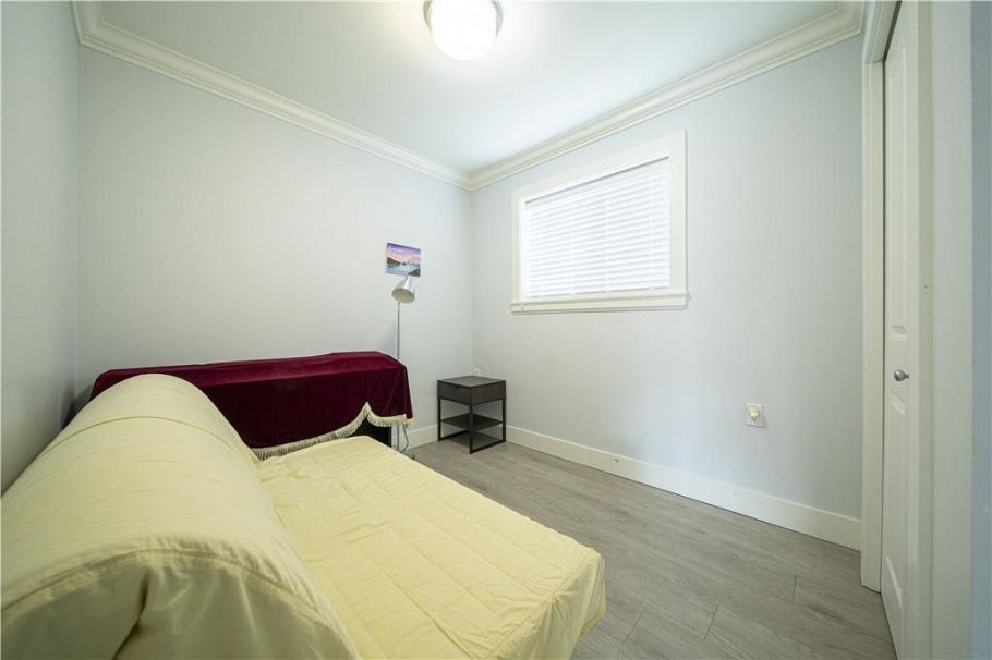 2216 Mannering Avenue Vancouver, BC - 20