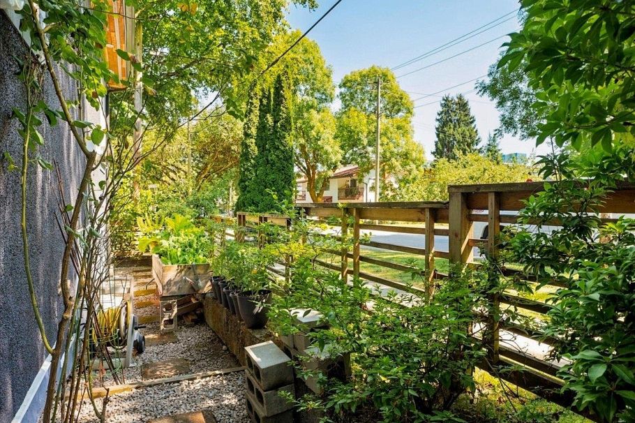 4399 Quebec Street Vancouver, BC - 10