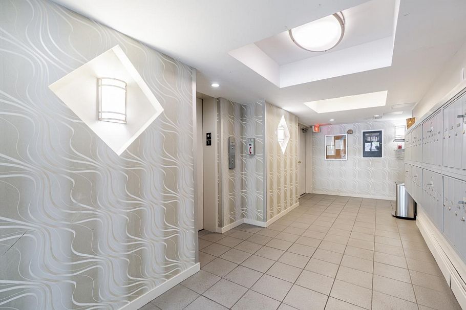 302 830 E. 7th Avenue Vancouver, BC - 2