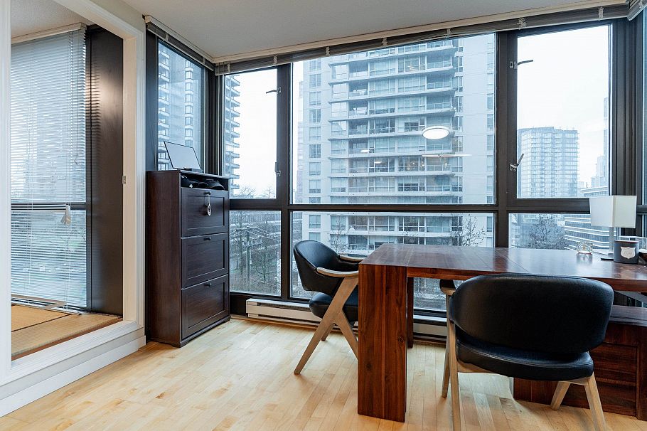411 1367 Alberni Street Vancouver, BC - 13