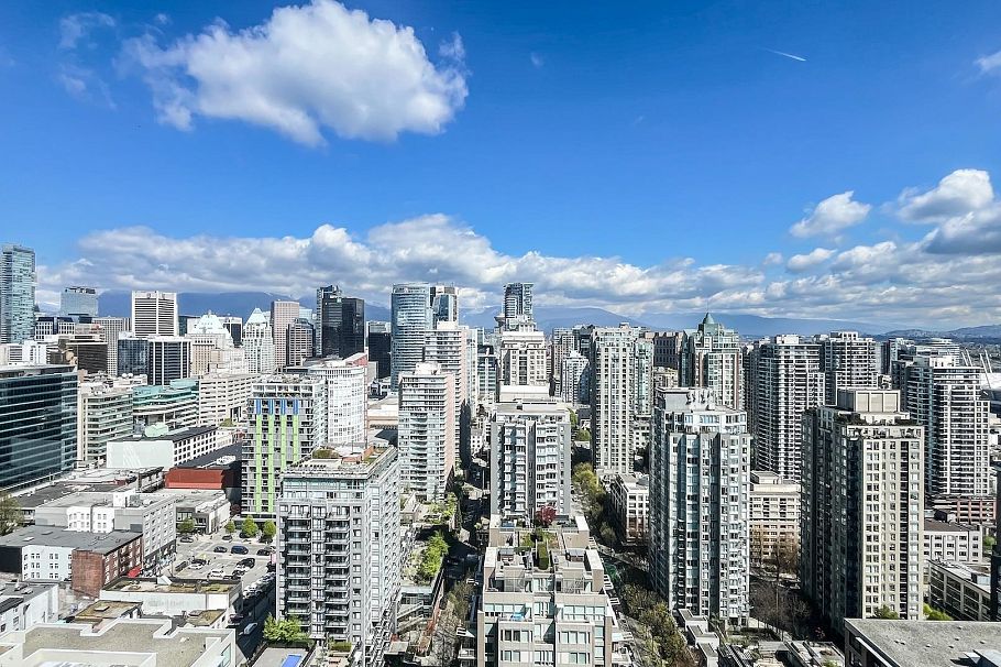 3202 1111 Richards Street Vancouver, BC - 1