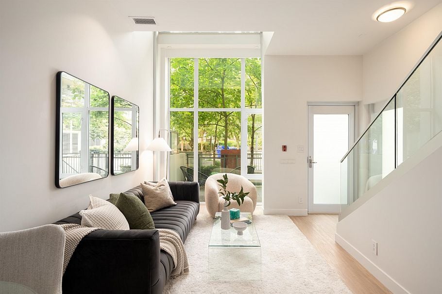 149 E 1st Avenue Vancouver, BC - 4