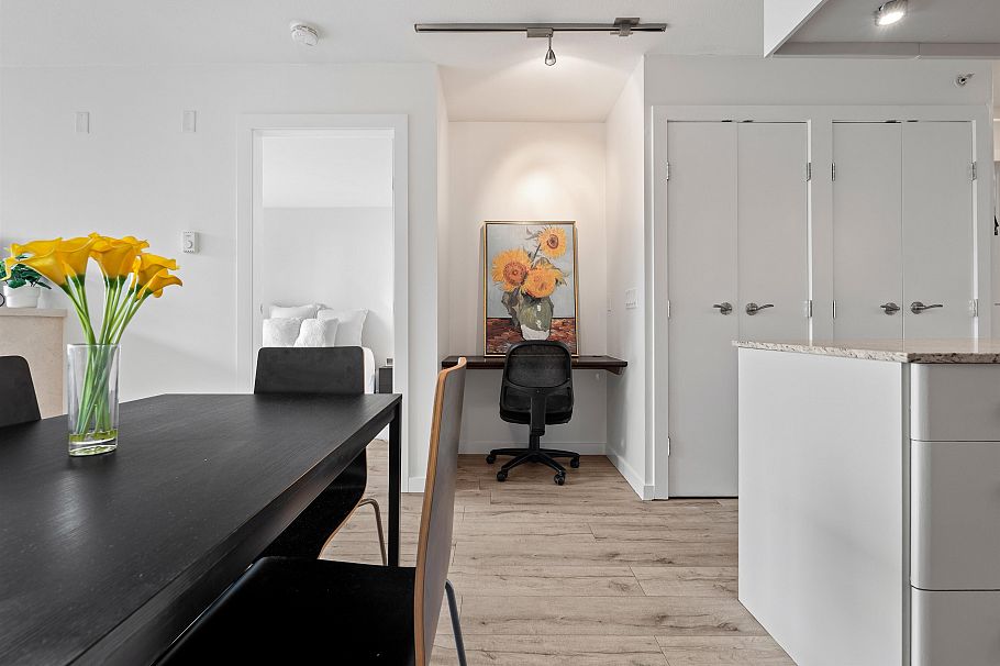 306 683 W Victoria Park North Vancouver, BC - 4