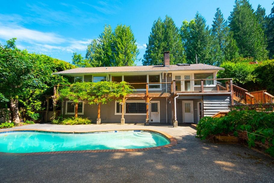 545 E Kings Road North Vancouver, BC - 30
