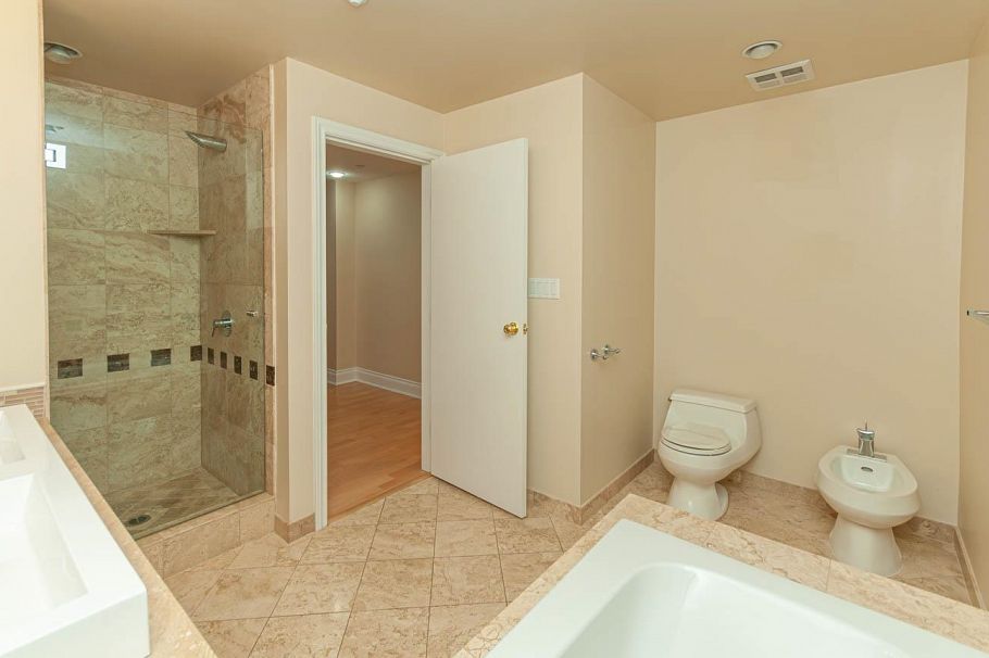 302 1777 Bayshore Drive Vancouver, BC - 25