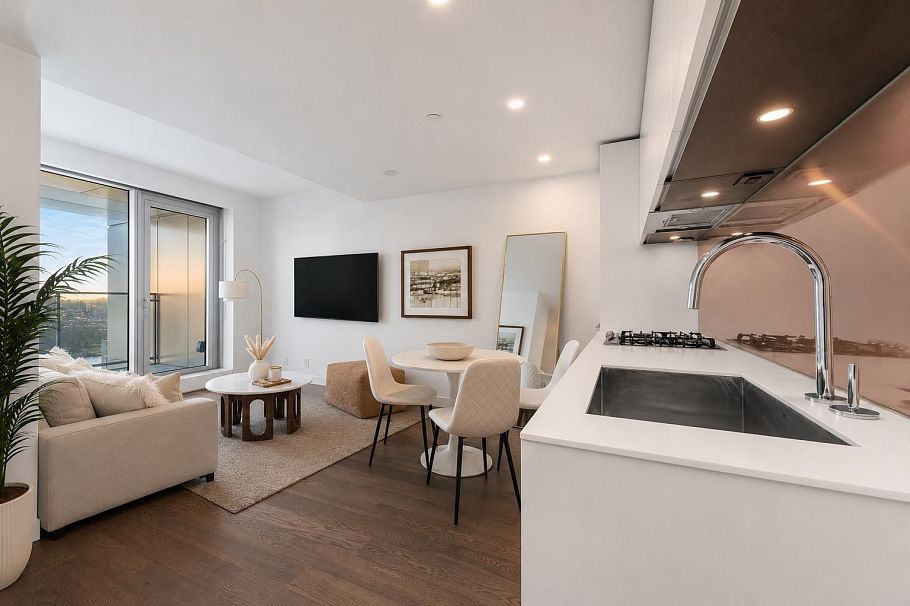 3209 1480 Howe Street Vancouver, BC - 2