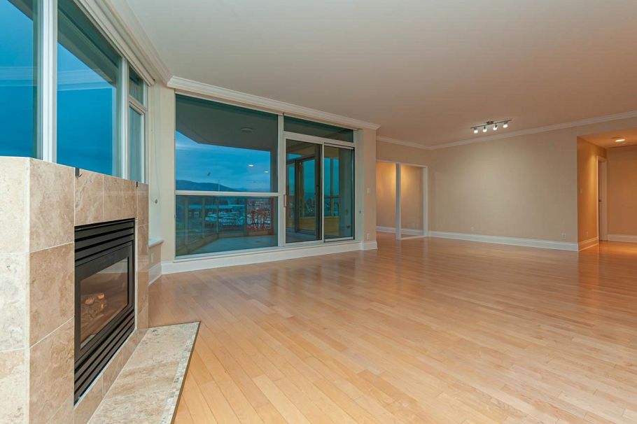 302 1777 Bayshore Drive Vancouver, BC - 4