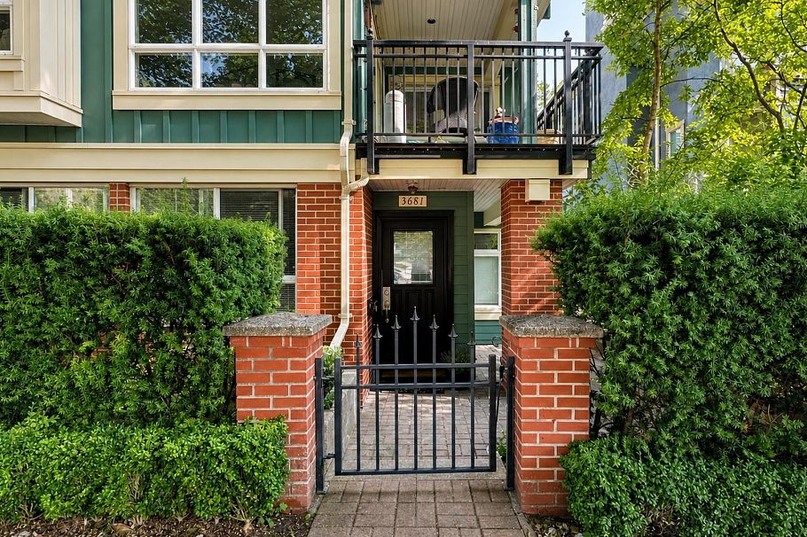 3681 W 12th Avenue Vancouver, BC - 1