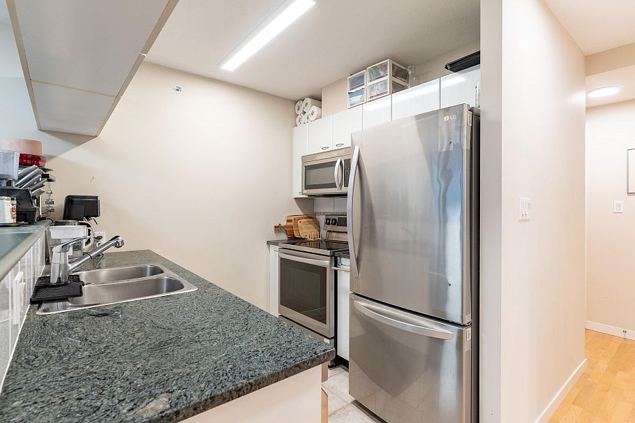 411 1367 Alberni Street Vancouver, BC - 8