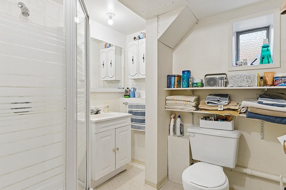 461 W 18th Avenue Vancouver, BC - 23