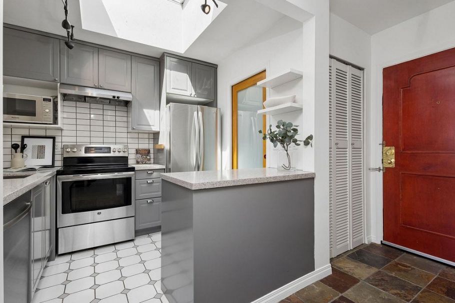 PH2 1915 E Georgia Street Vancouver, BC - 12