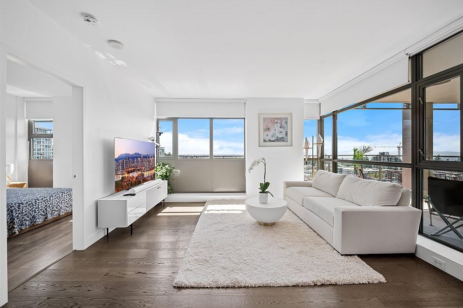 1701 5782 Berton Avenue Vancouver, BC - 5